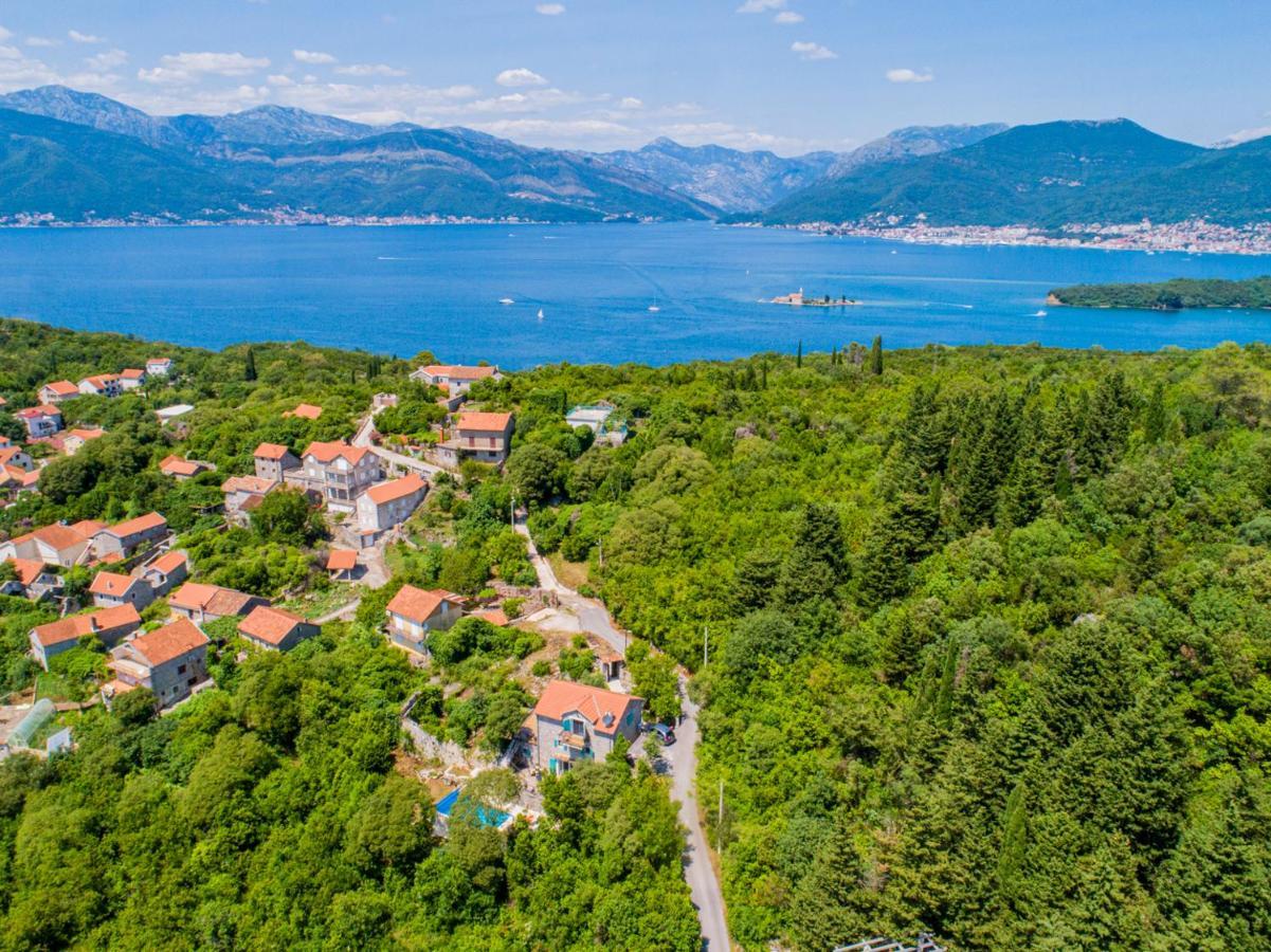 Villa Toscana With A Pool Tivat Extérieur photo