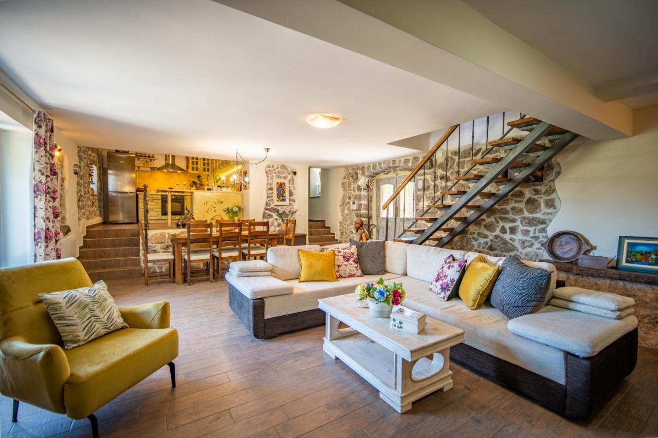 Villa Toscana With A Pool Tivat Extérieur photo